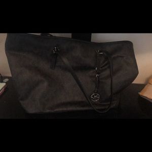 Authentic Michael Kors Tote Bag ( Black )